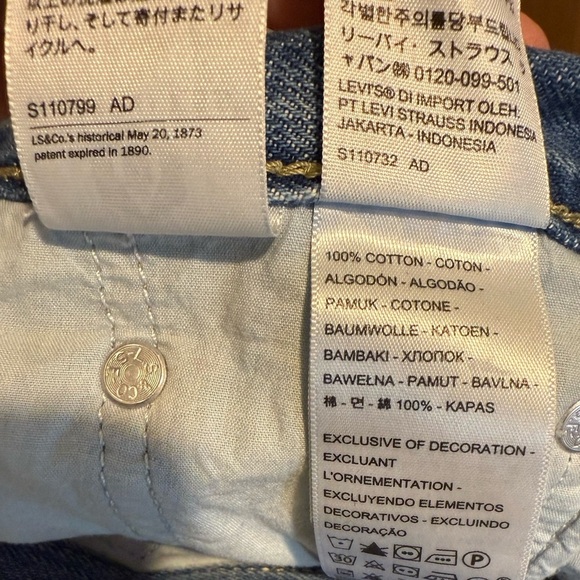 Levi's Women's Low Pro Relaxed Fit Straight Leg Jeans Denim Classic Size 28 - Picture 16 of 16